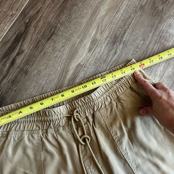 True Religion pull on khaki pants size medium really nice condition - Picture 10 of 11